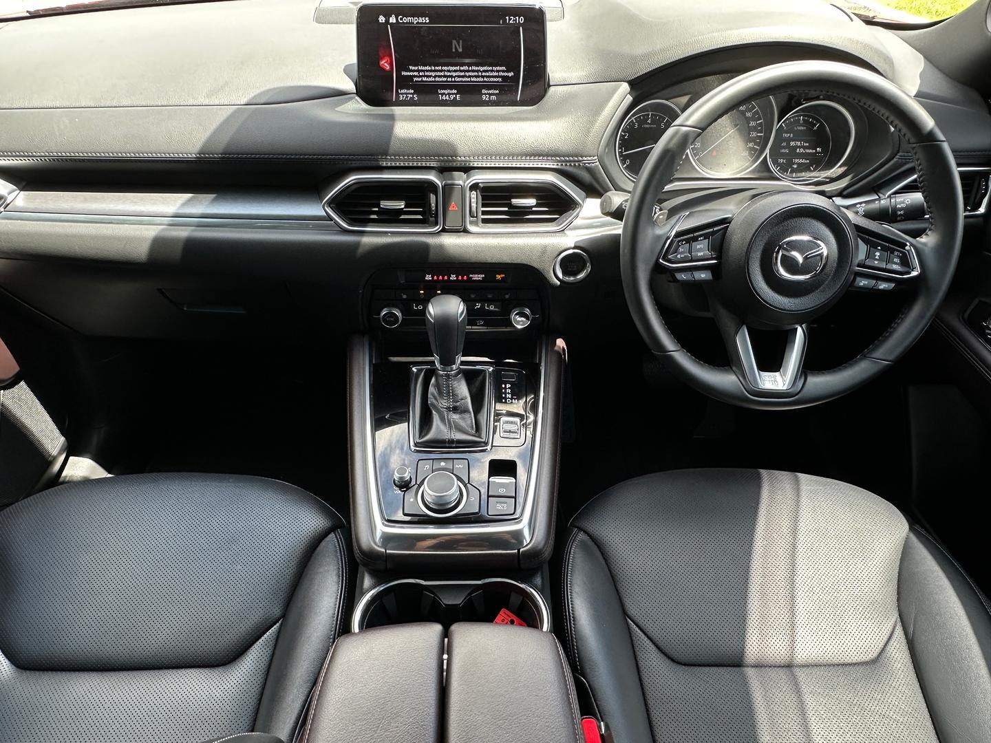 Mazda Cx-8 image 2