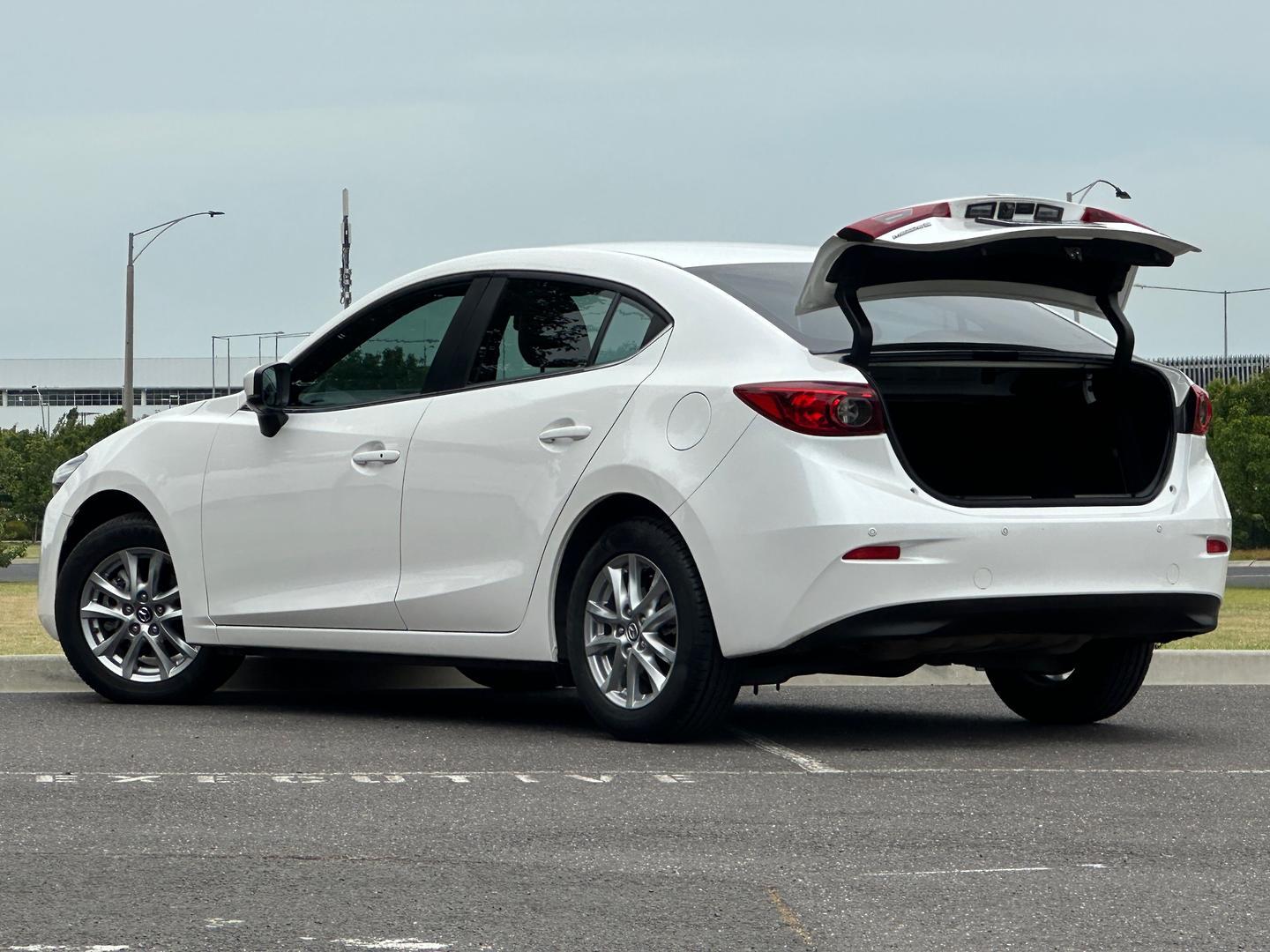 Mazda 3 image 4