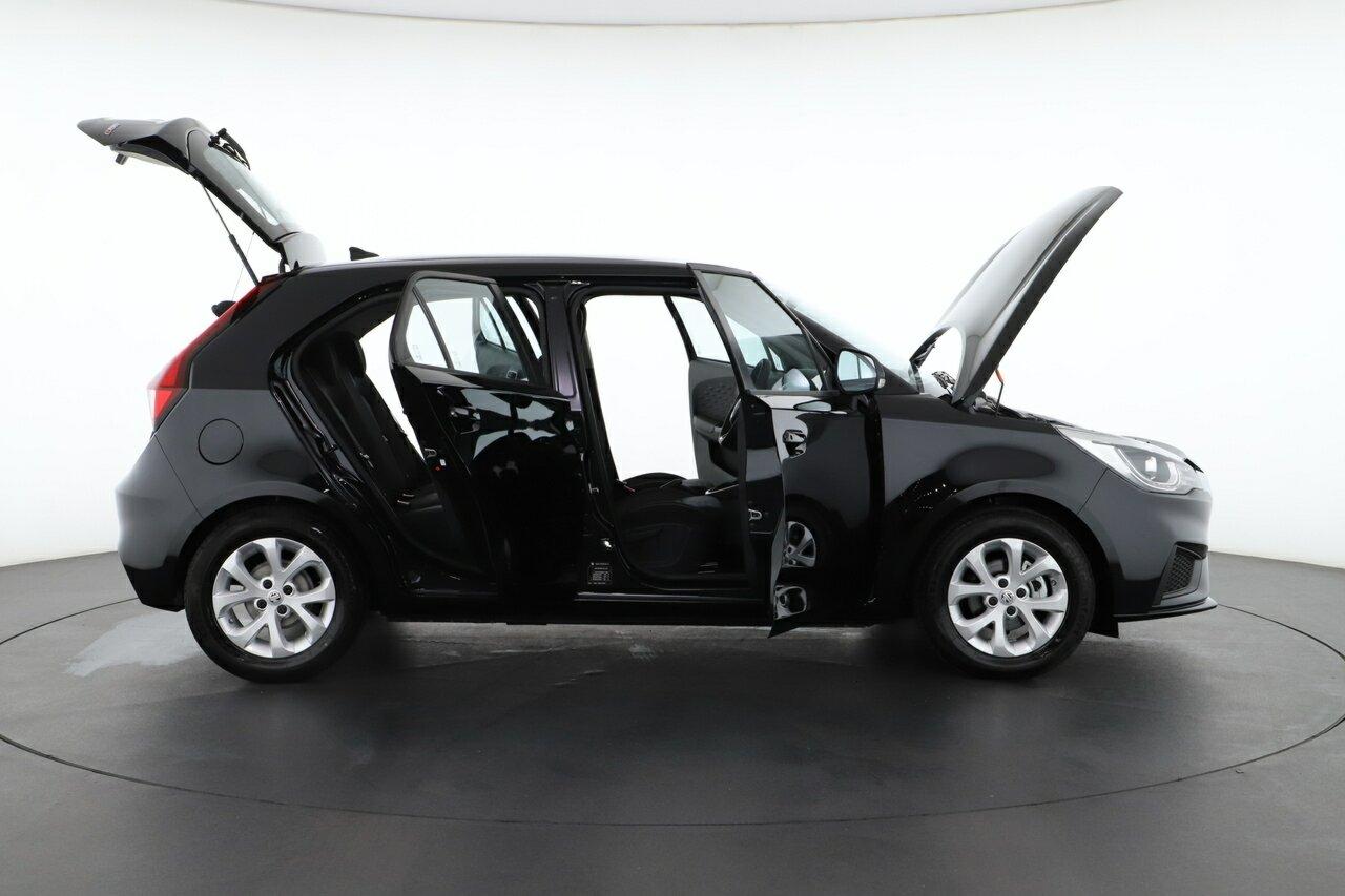 MG Mg3 image 2