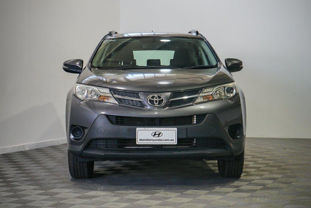 Toyota Rav4 image 2