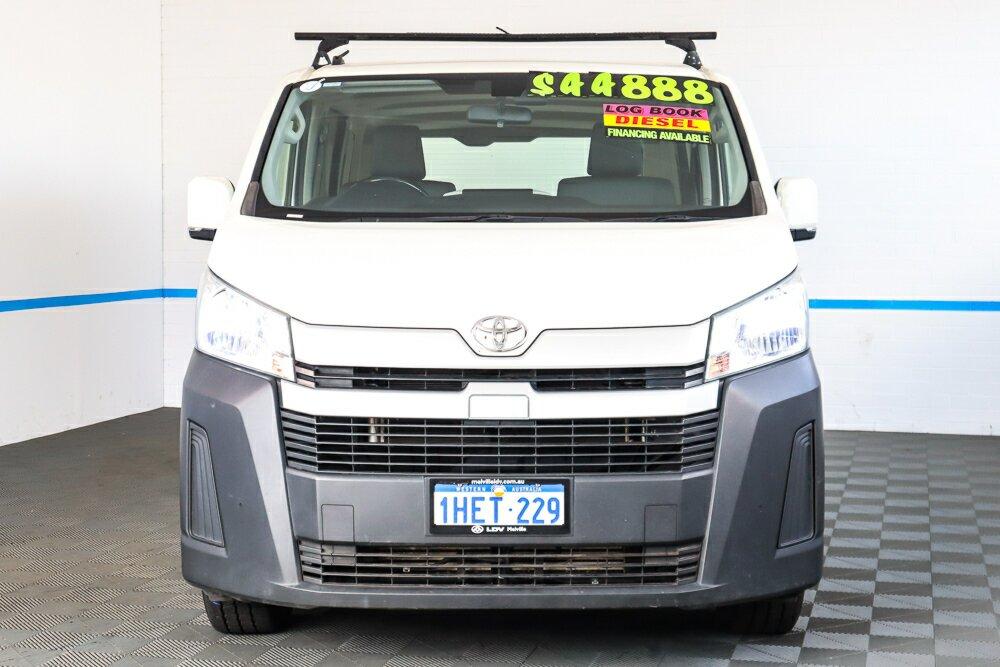 Toyota Hiace image 3