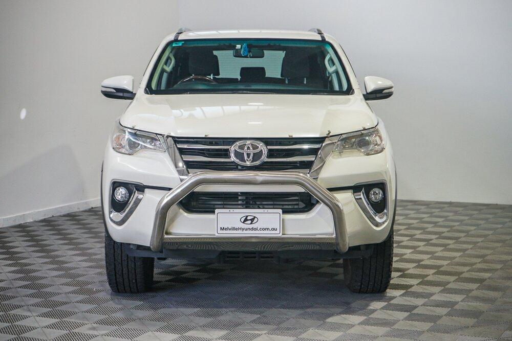 Toyota Fortuner image 3
