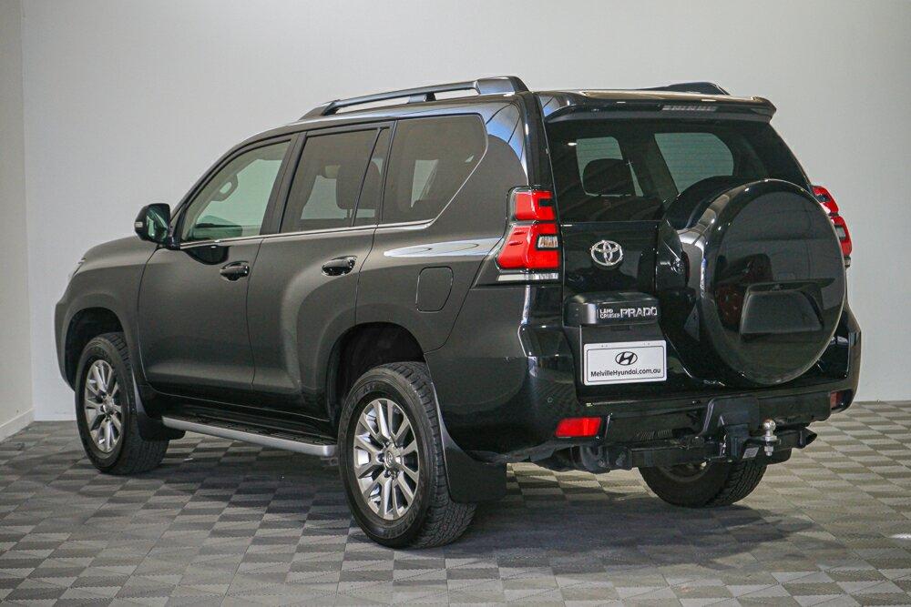 Toyota Landcruiser Prado image 4