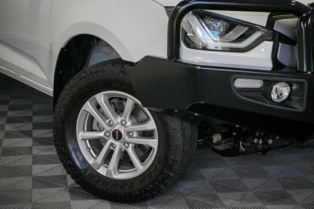 Isuzu D-max image 2