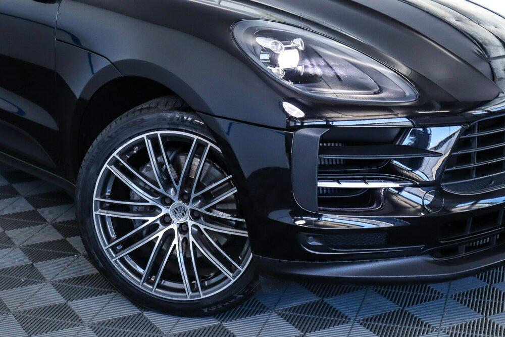 Porsche Macan image 2