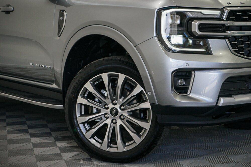 Ford Everest image 2