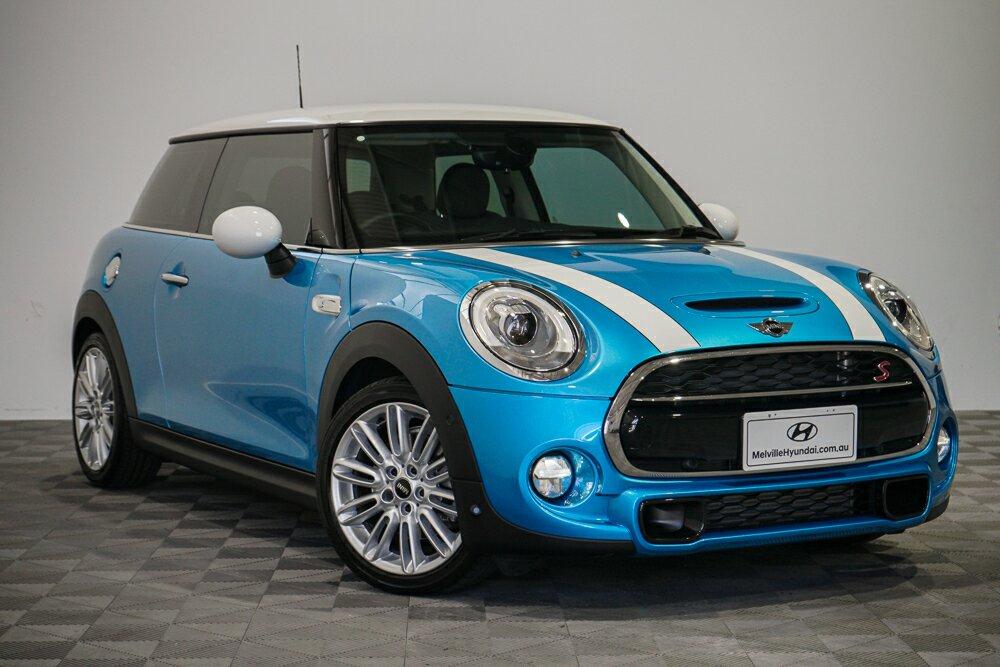 Mini Hatch image 1