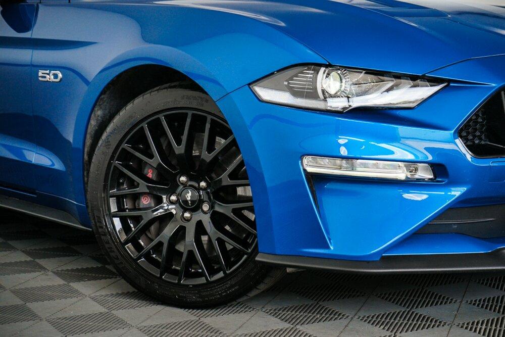 Ford Mustang image 2