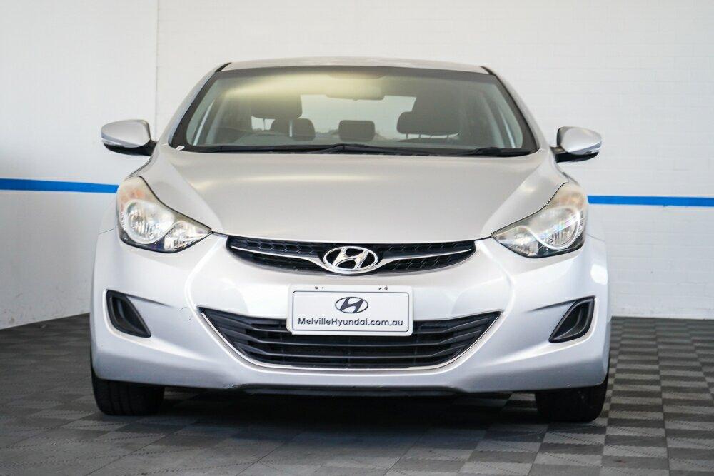 Hyundai Elantra image 2