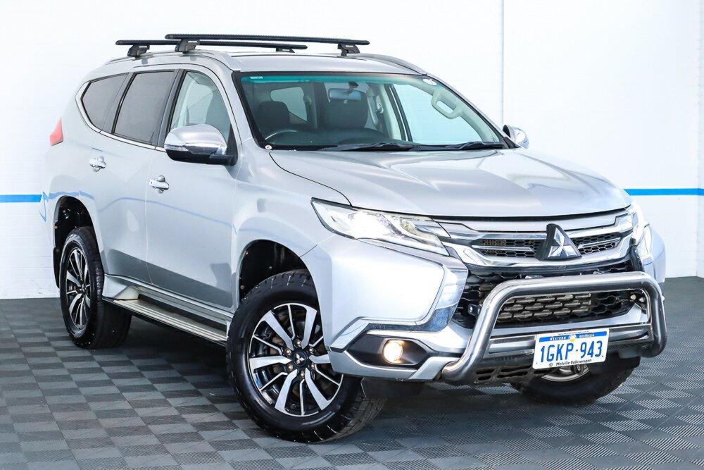 Mitsubishi Pajero Sport image 1