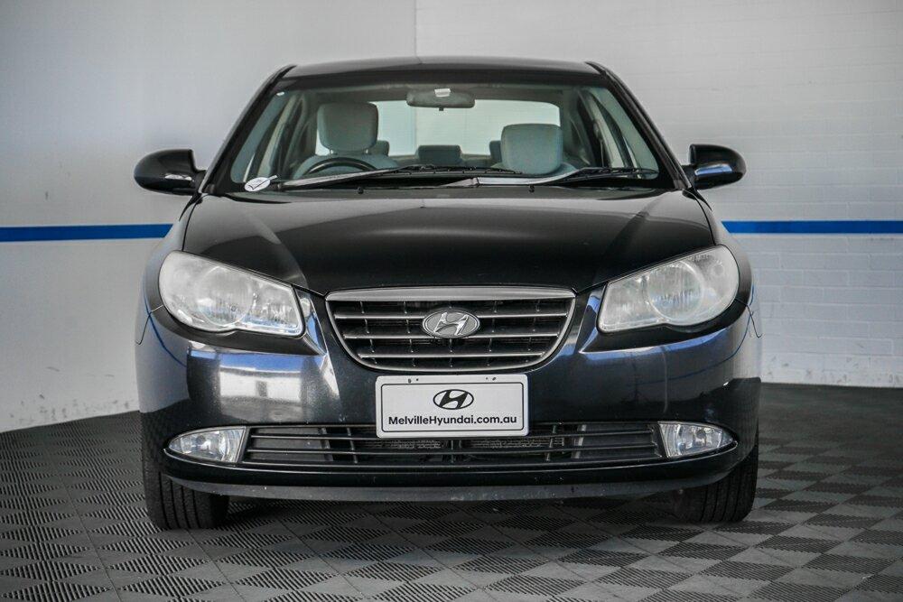 Hyundai Elantra image 2