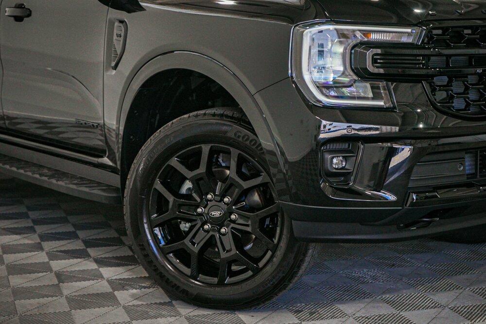 Ford Everest image 2