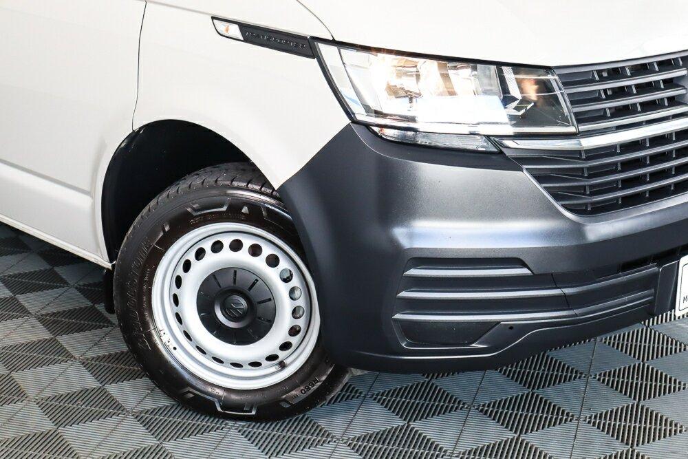 Volkswagen Transporter image 2