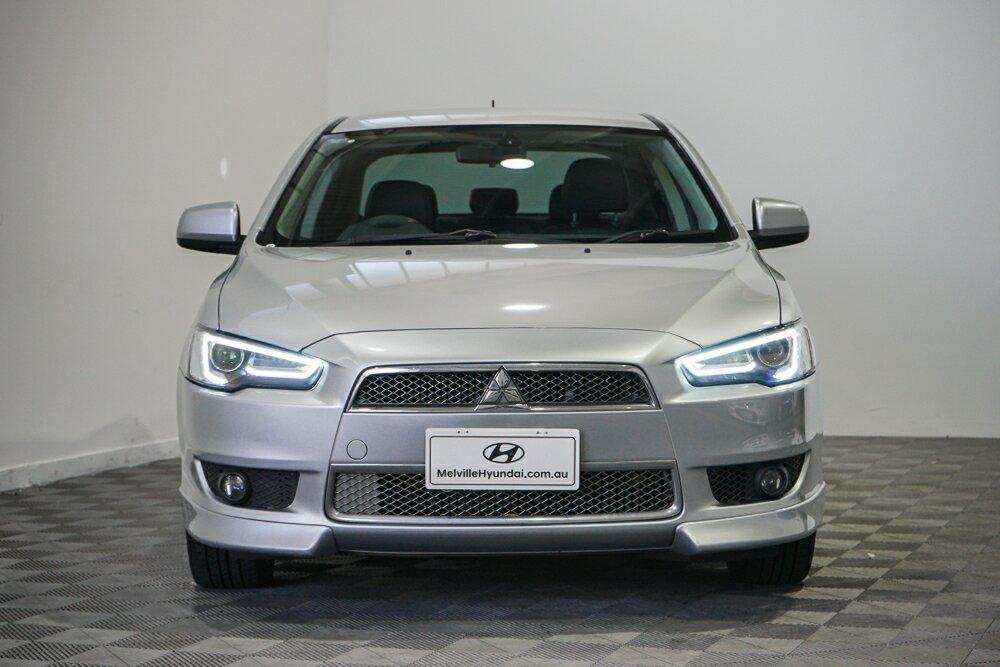 Mitsubishi Lancer image 2