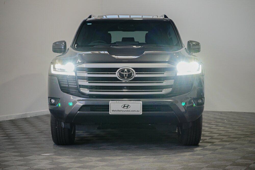 Toyota Landcruiser image 3