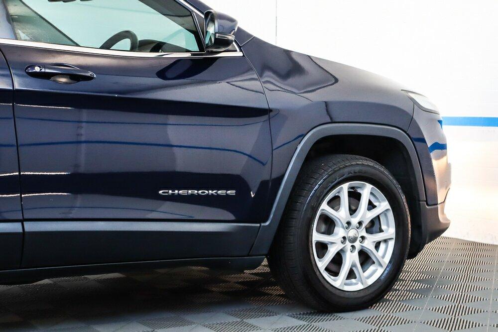 Jeep Cherokee image 4