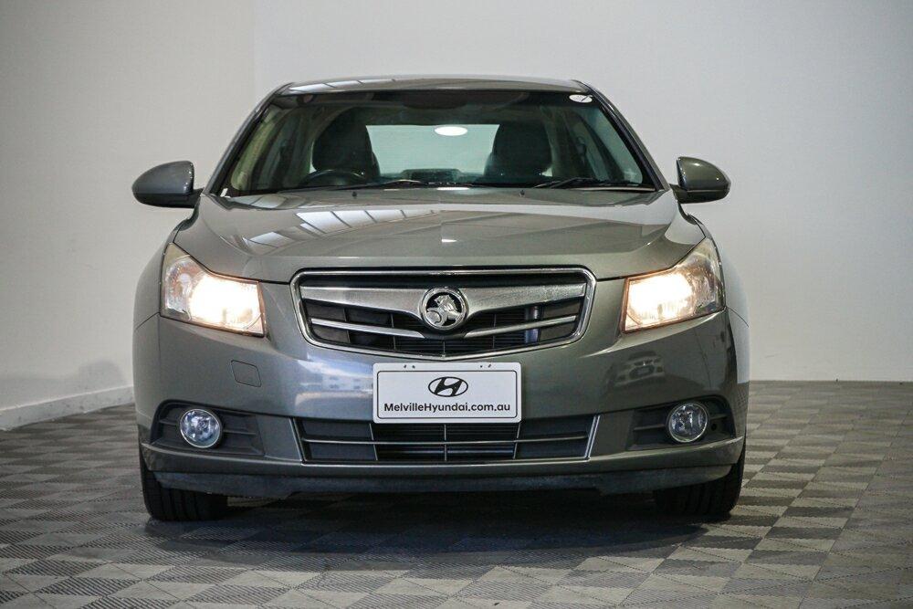 Holden Cruze image 2