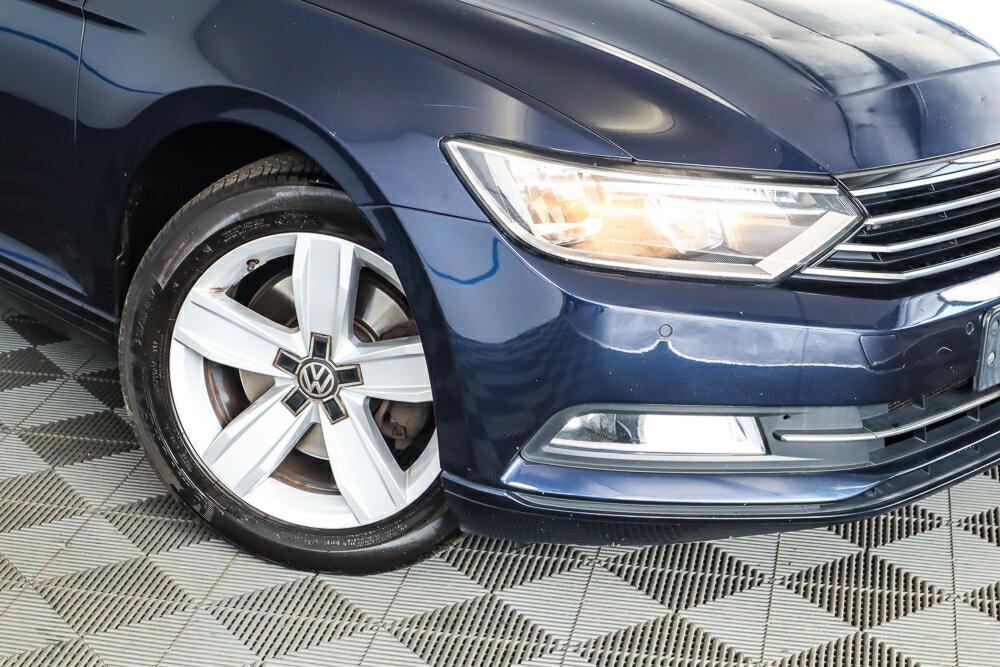 Volkswagen Passat image 2