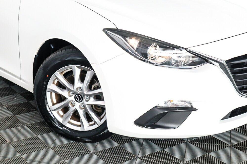 Mazda 3 image 2