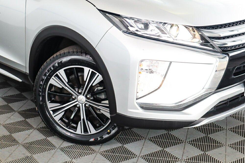 Mitsubishi Eclipse Cross image 2
