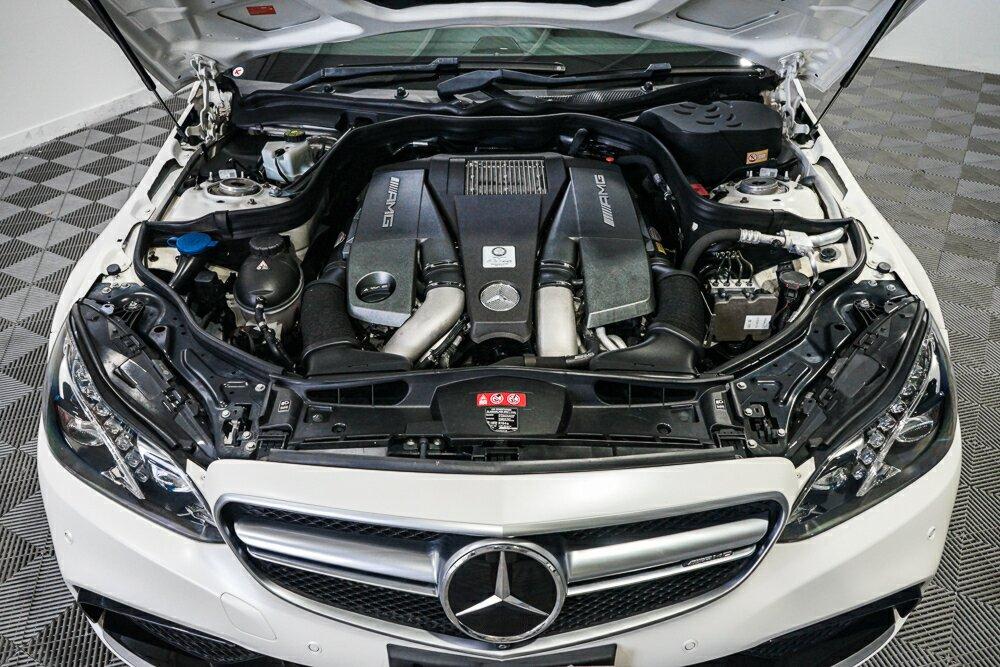 Mercedes Benz E-class image 3