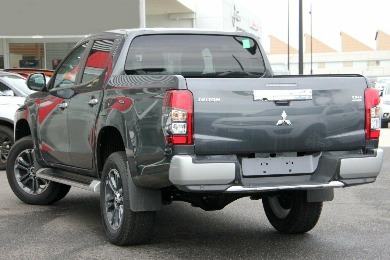 Mitsubishi Triton image 2