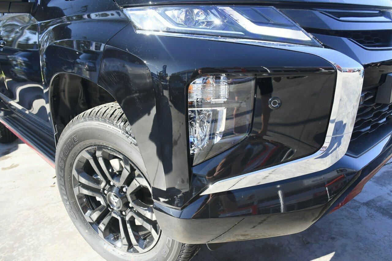 Mitsubishi Triton image 2