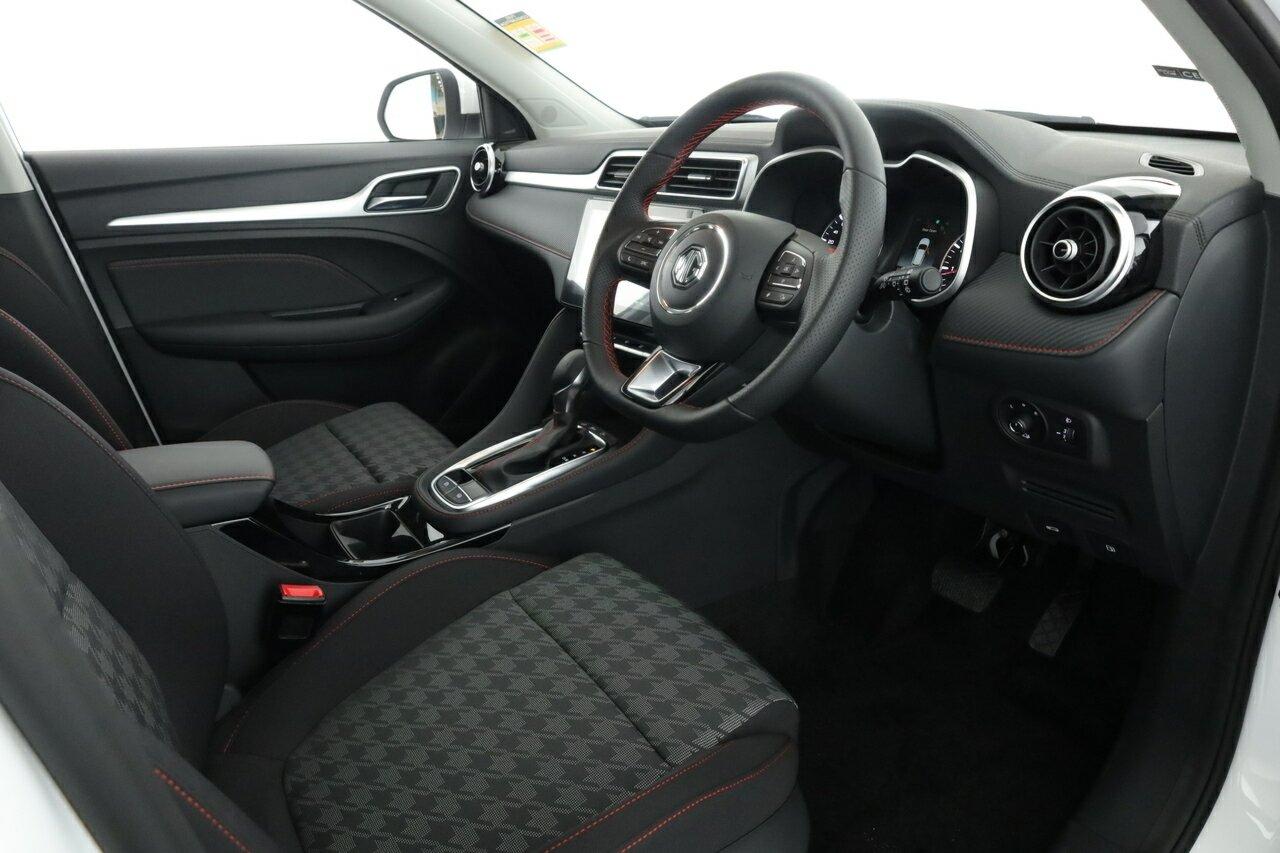 MG Zs image 2