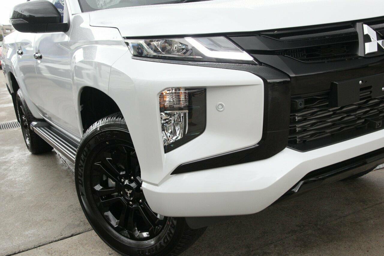 Mitsubishi Triton image 2