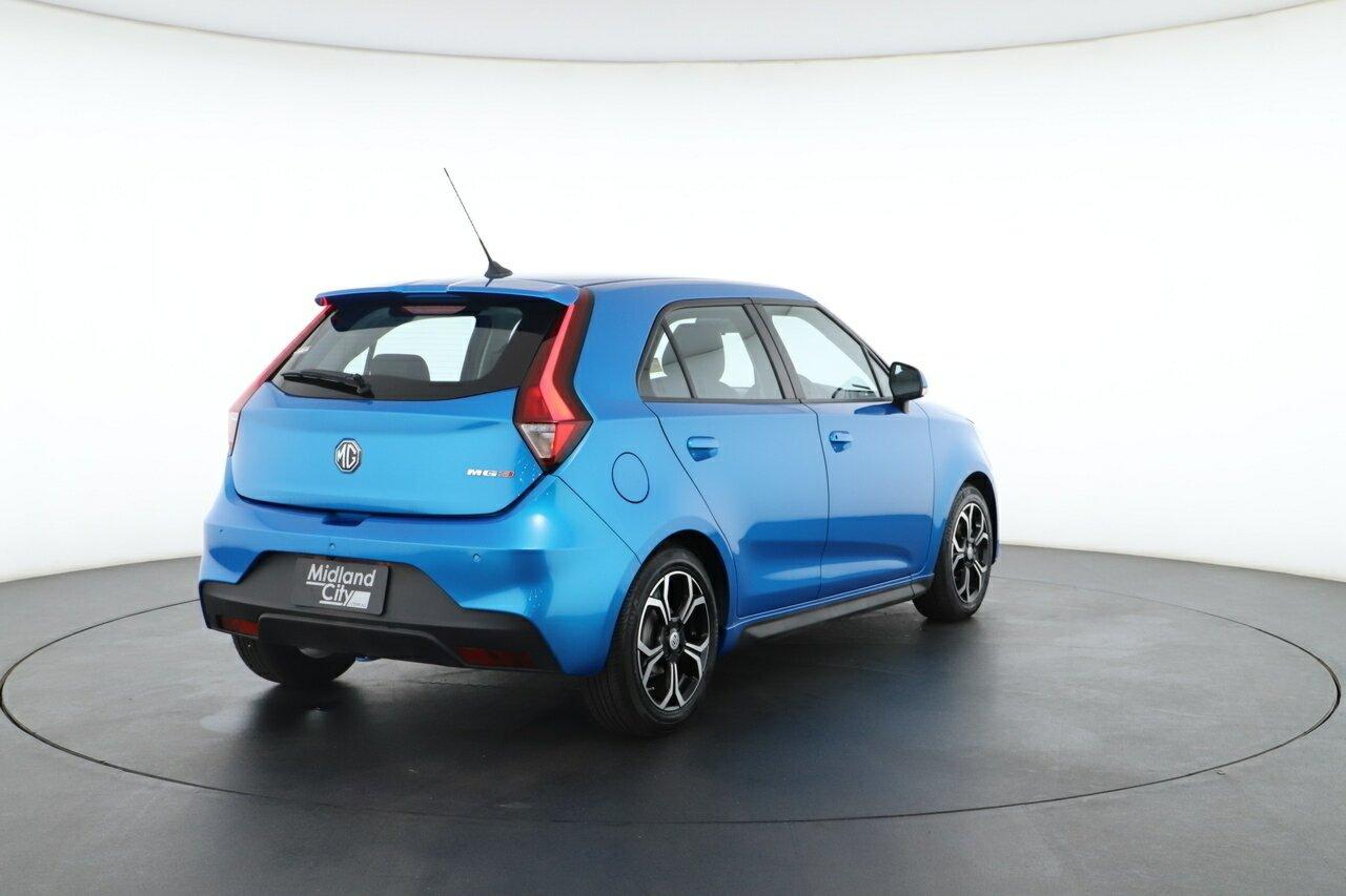 MG Mg3 image 2