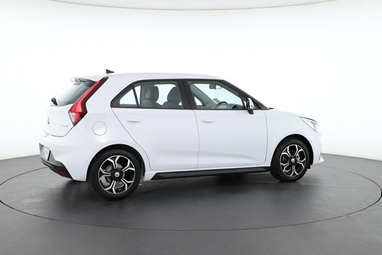 MG Mg3 image 2