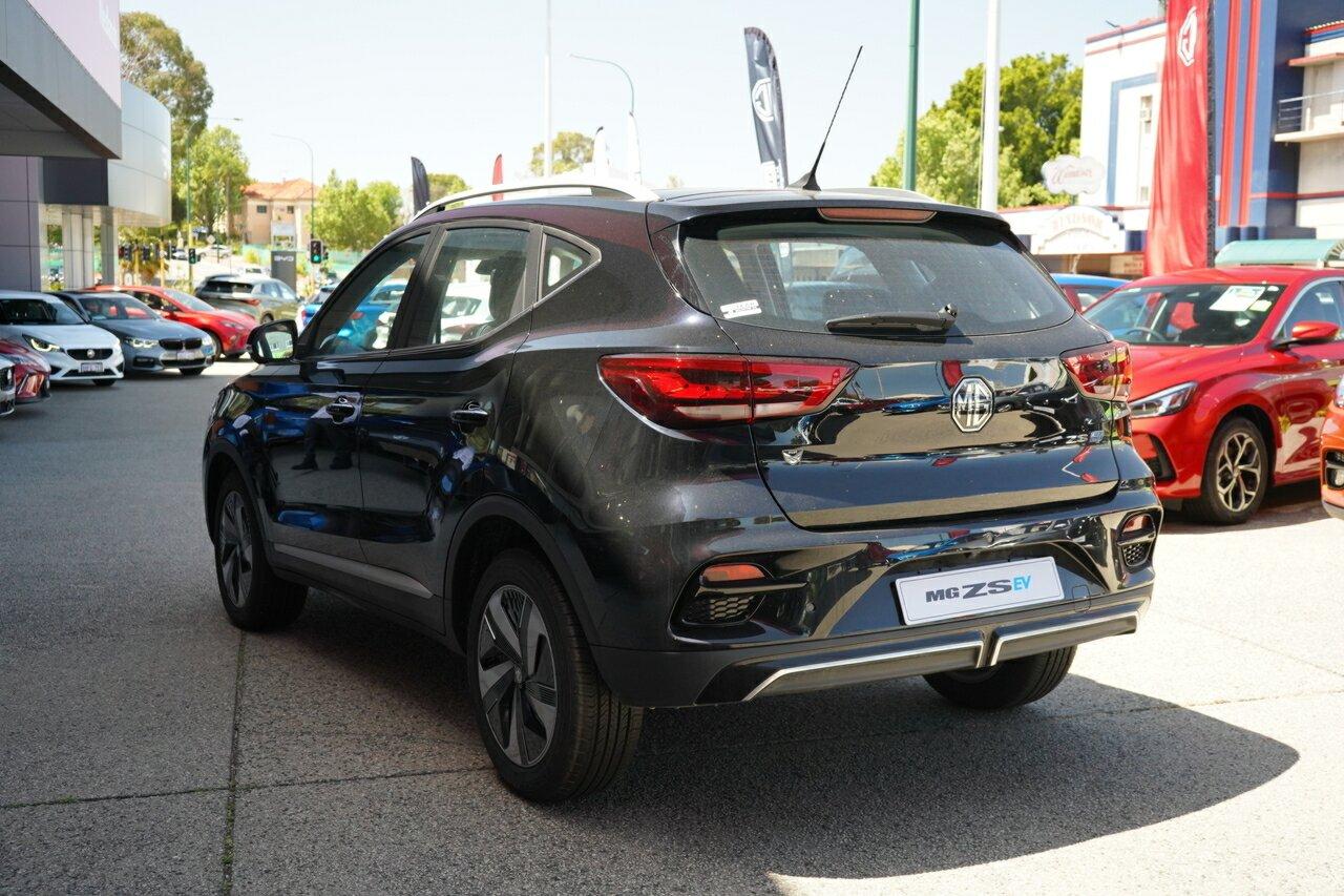 MG Zs Ev image 4