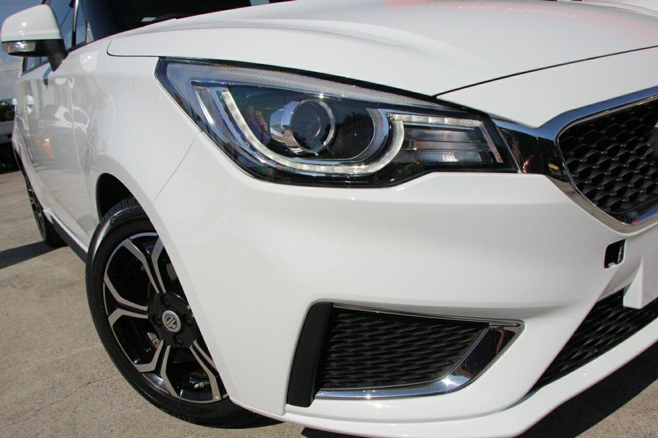 MG Mg3 image 2