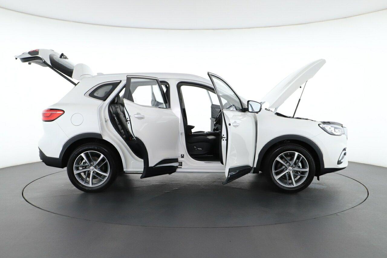 MG Hs Plus Ev image 3