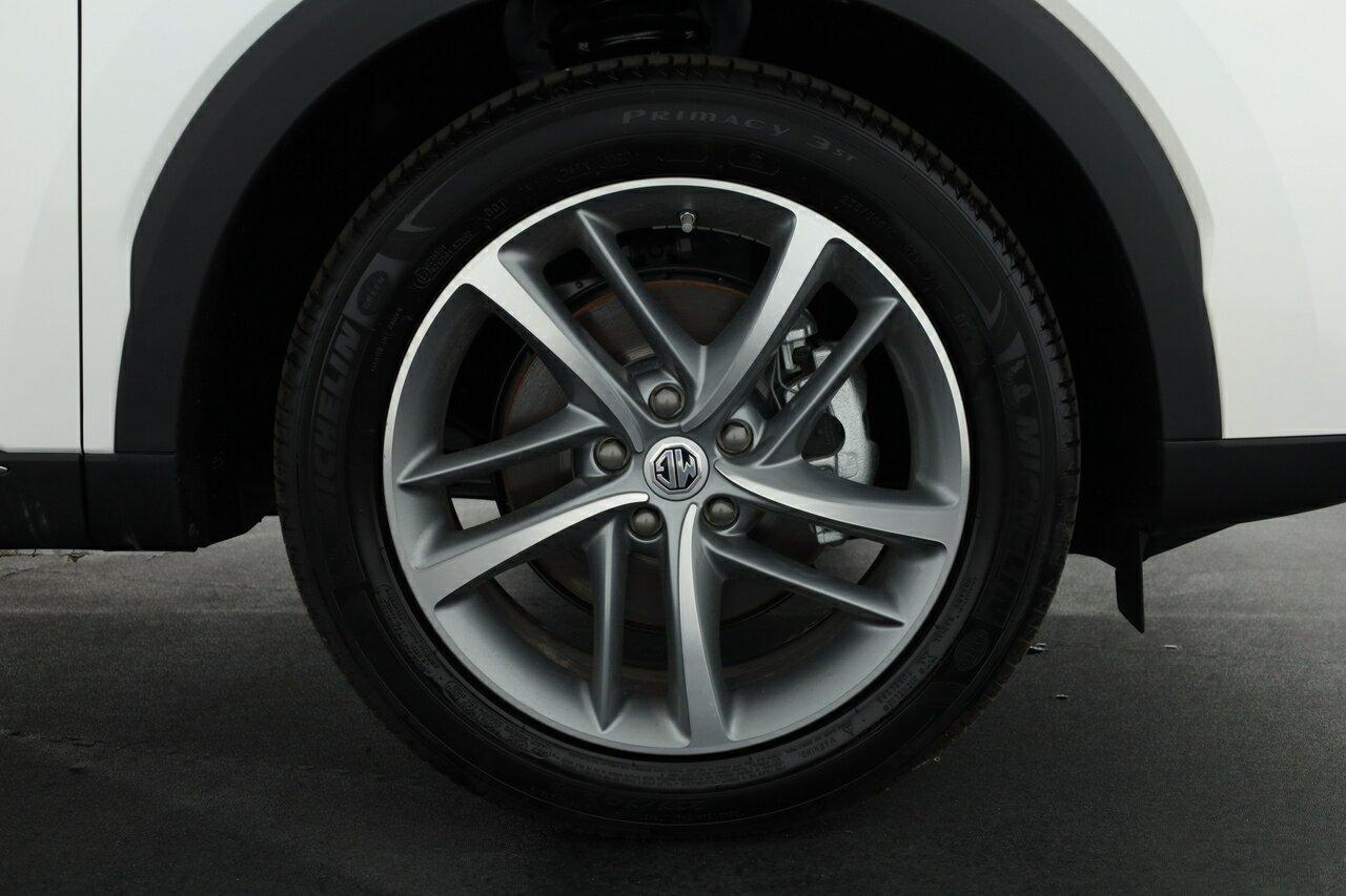 MG Hs Plus Ev image 4