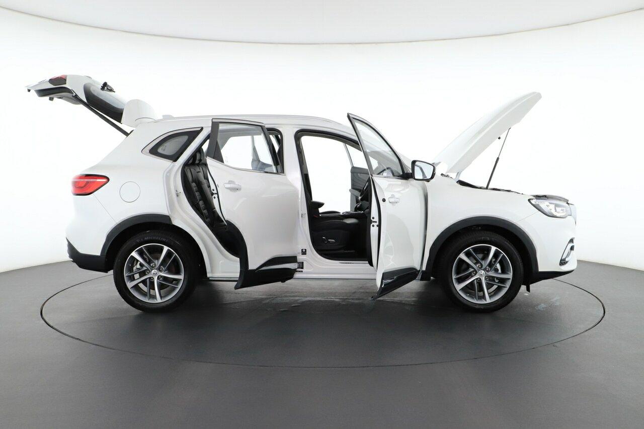 MG Hs Plus Ev image 3