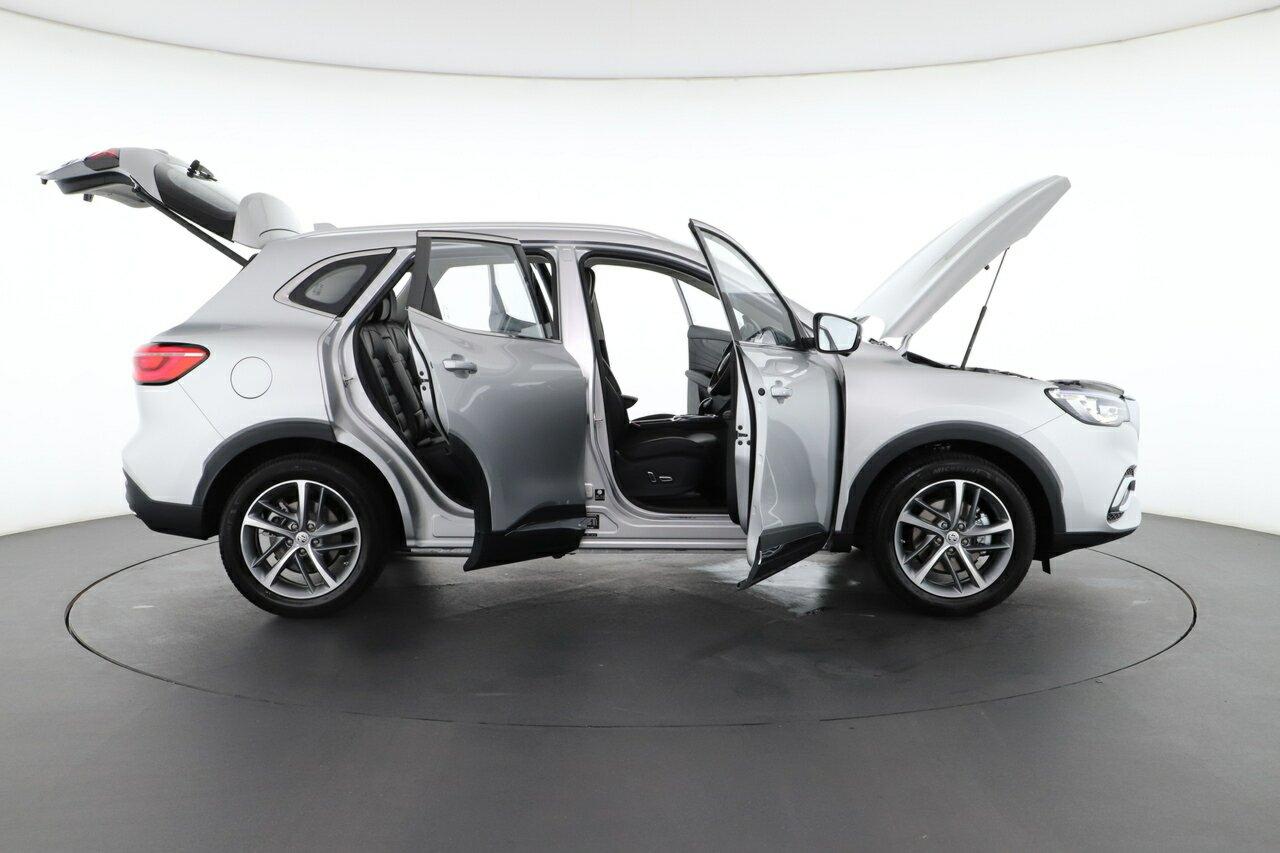 MG Hs Plus Ev image 3