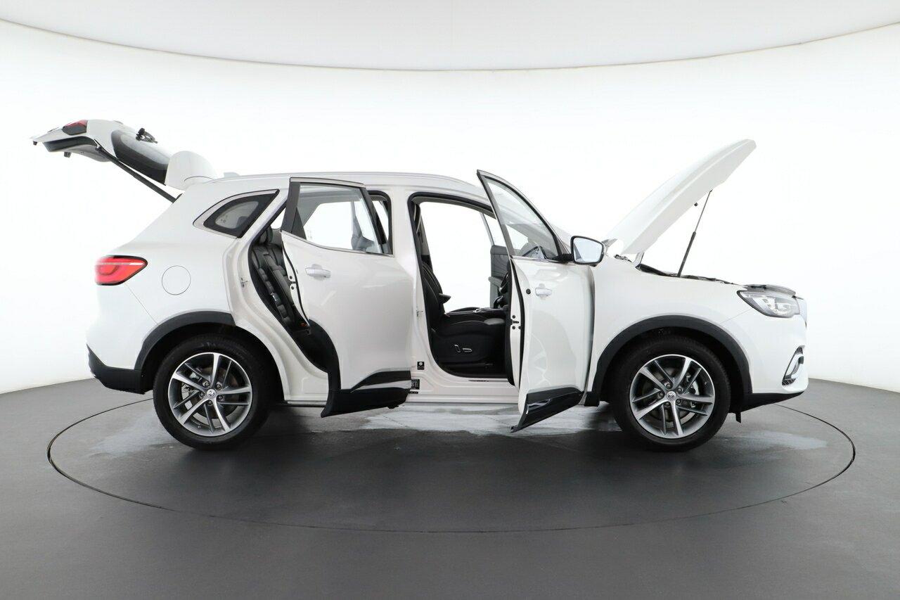 MG Hs Plus Ev image 3