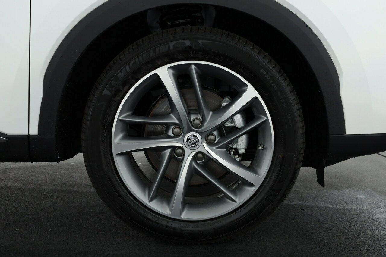 MG Hs Plus Ev image 4
