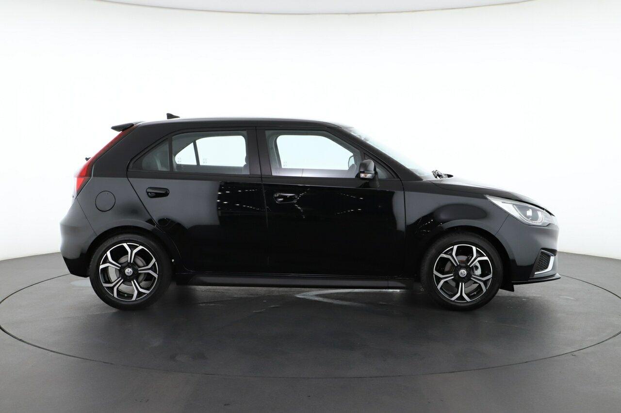 MG Mg3 image 2
