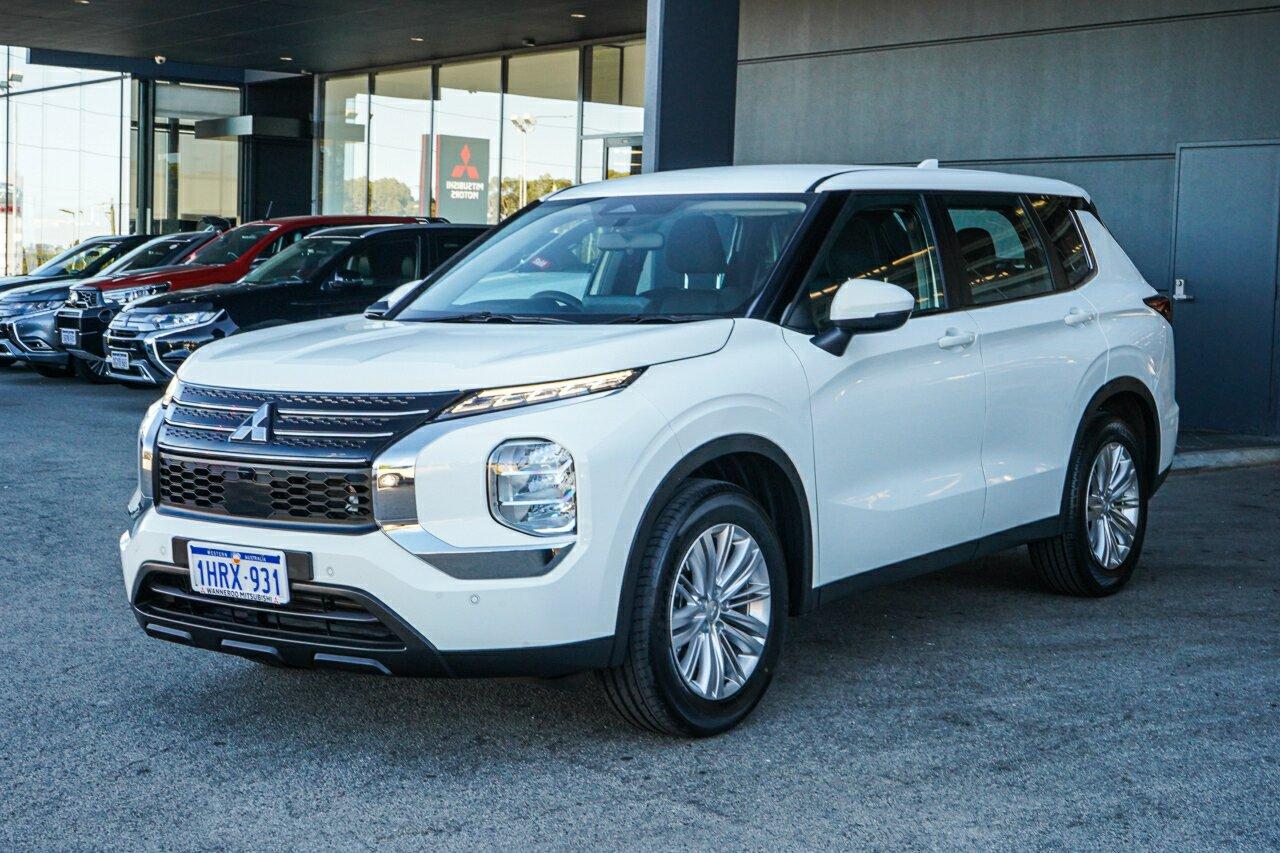 Mitsubishi Outlander image 3