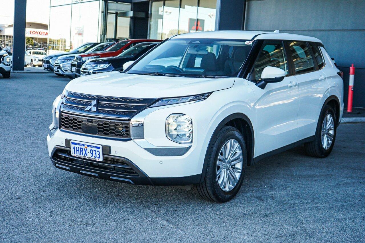 Mitsubishi Outlander image 3
