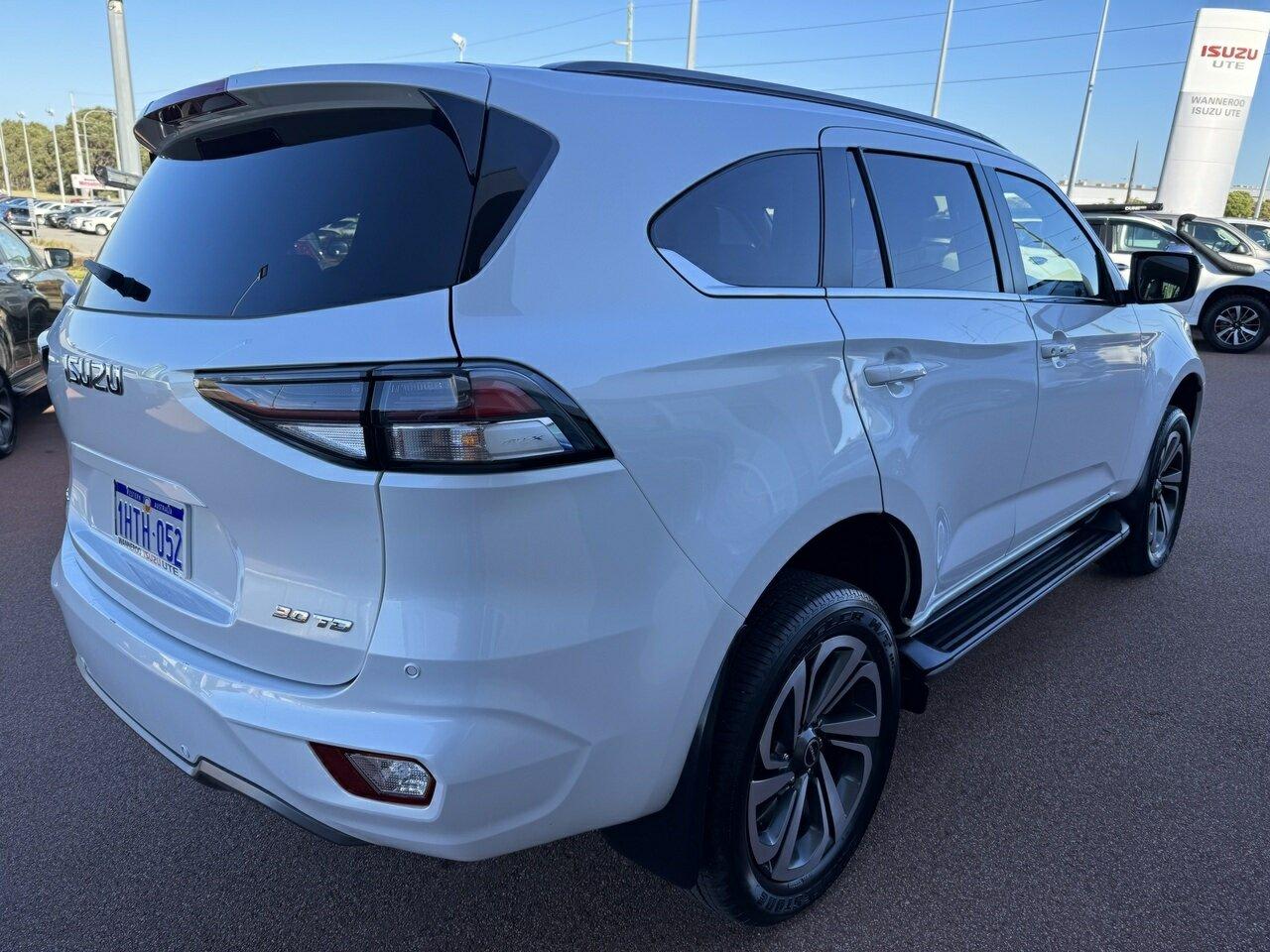 Isuzu Mu-x image 4