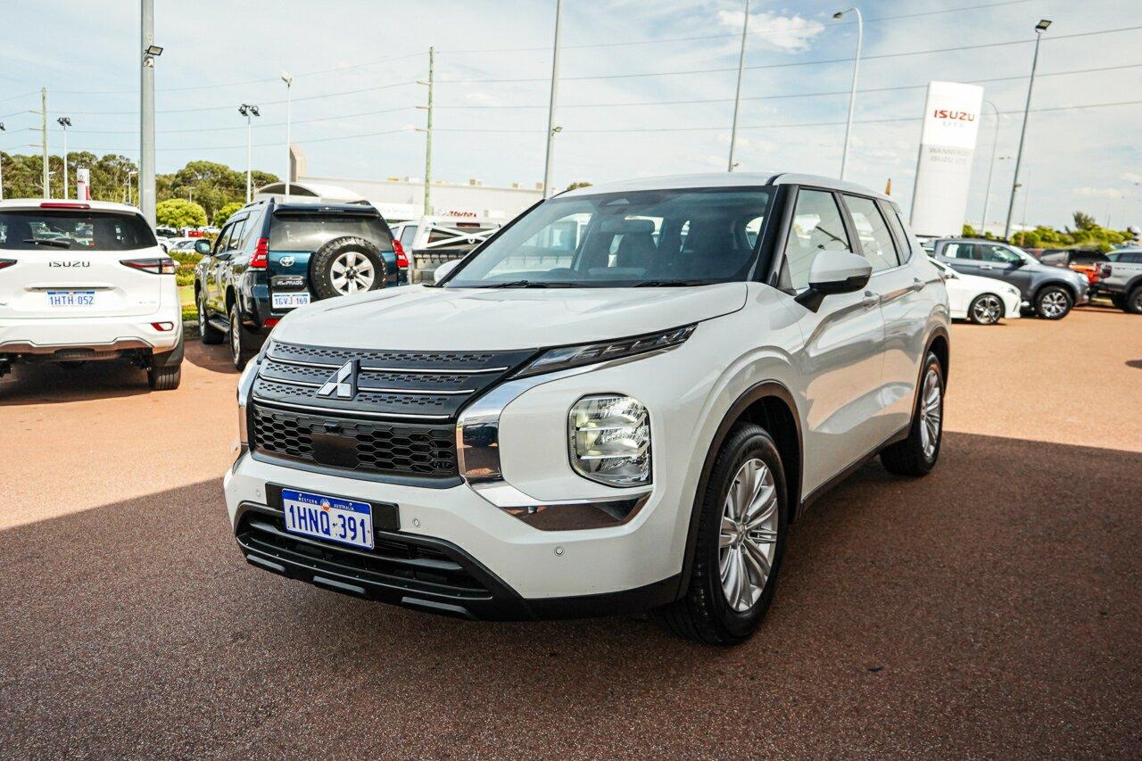 Mitsubishi Outlander image 3