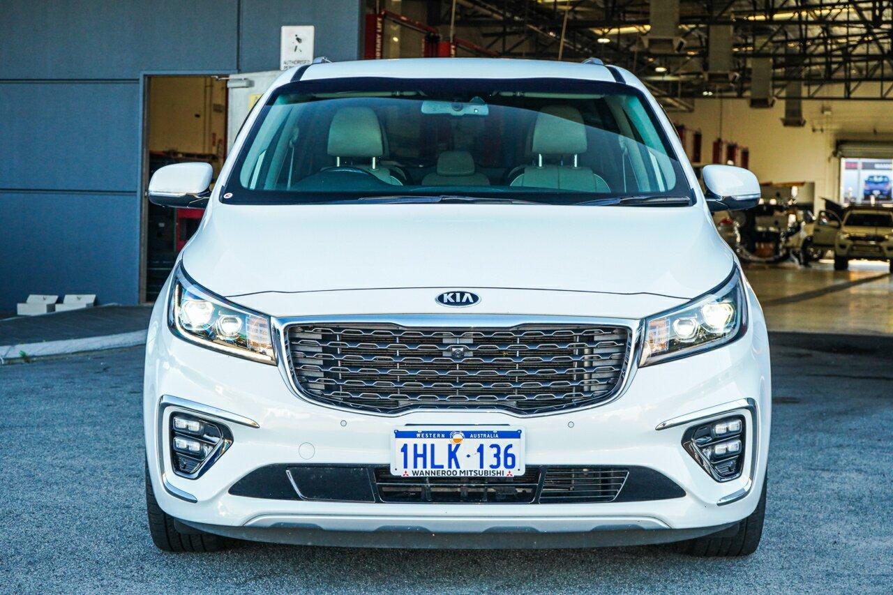 Kia Carnival image 2