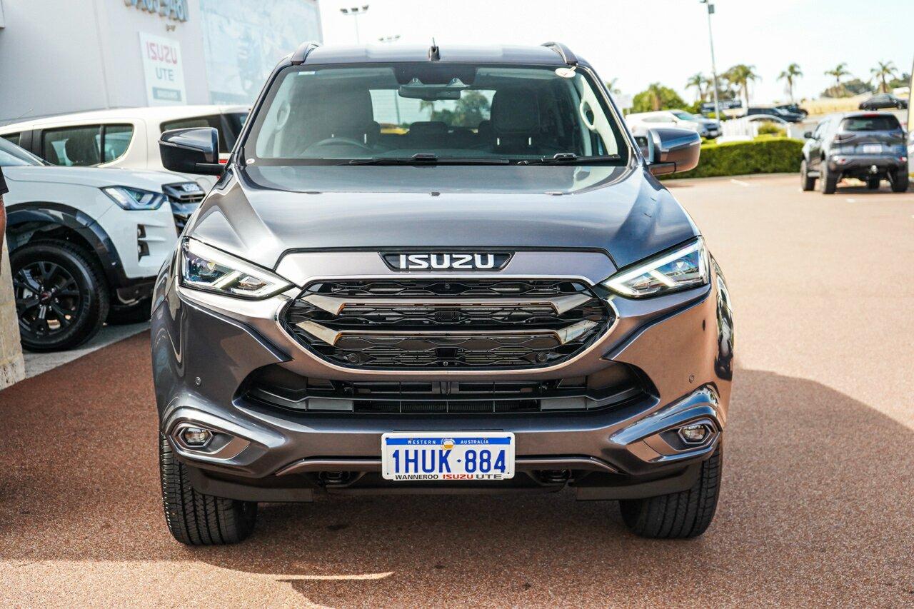 Isuzu Mu-x image 2