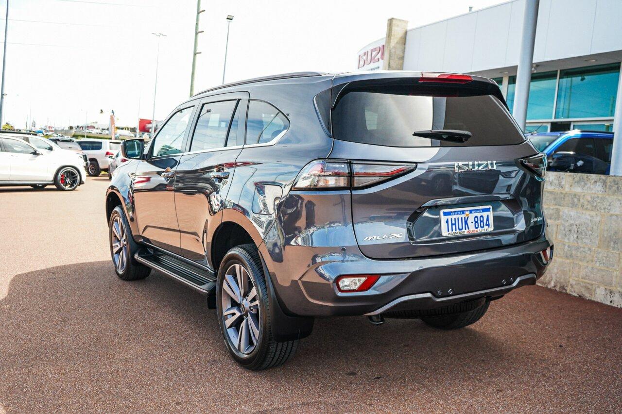 Isuzu Mu-x image 4