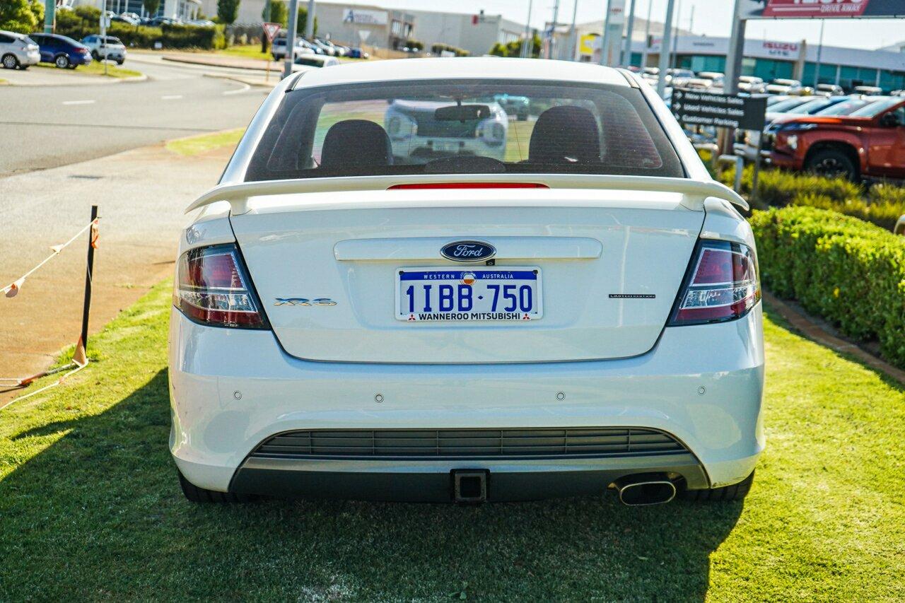 Ford Falcon image 2