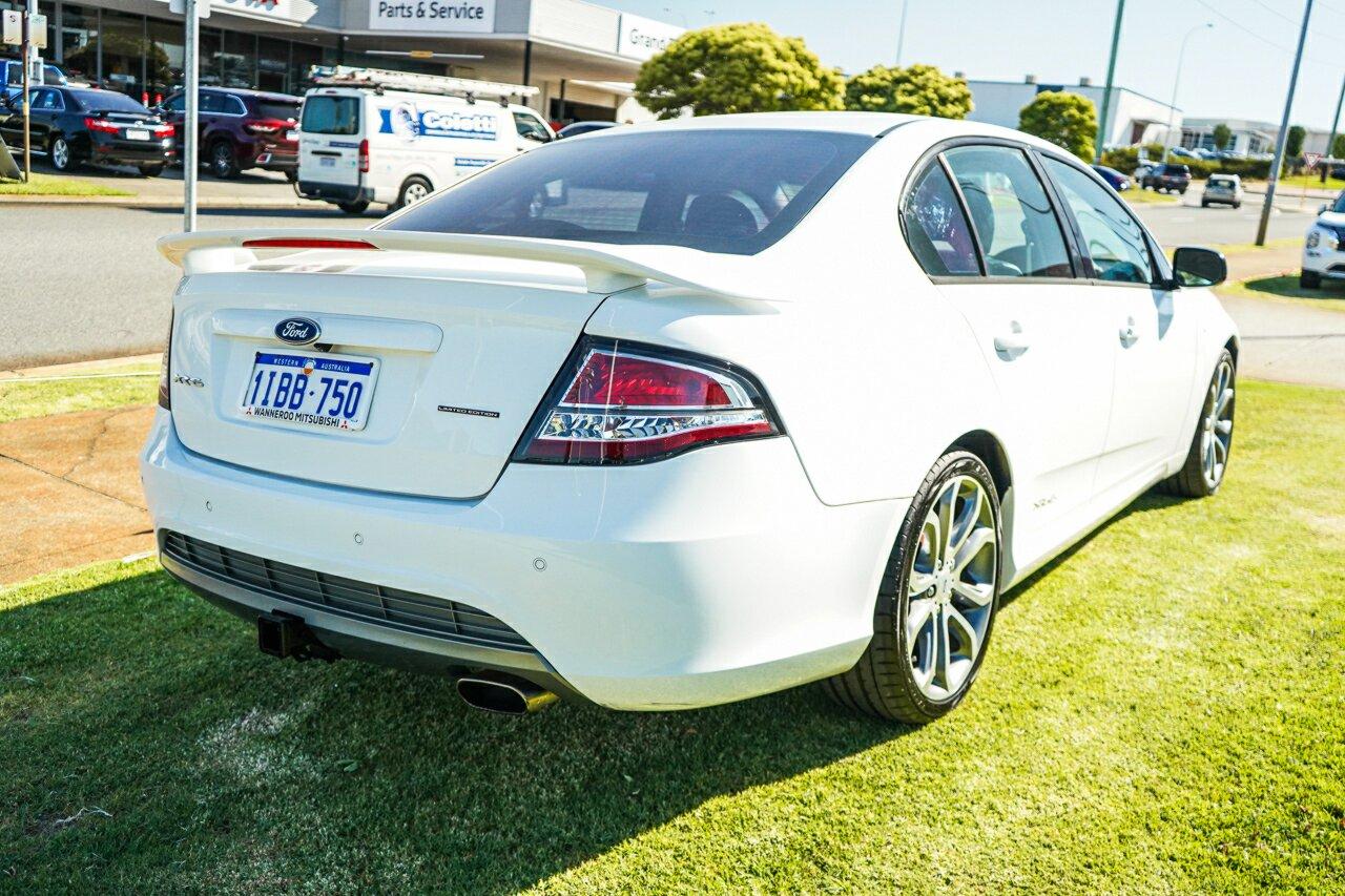 Ford Falcon image 4