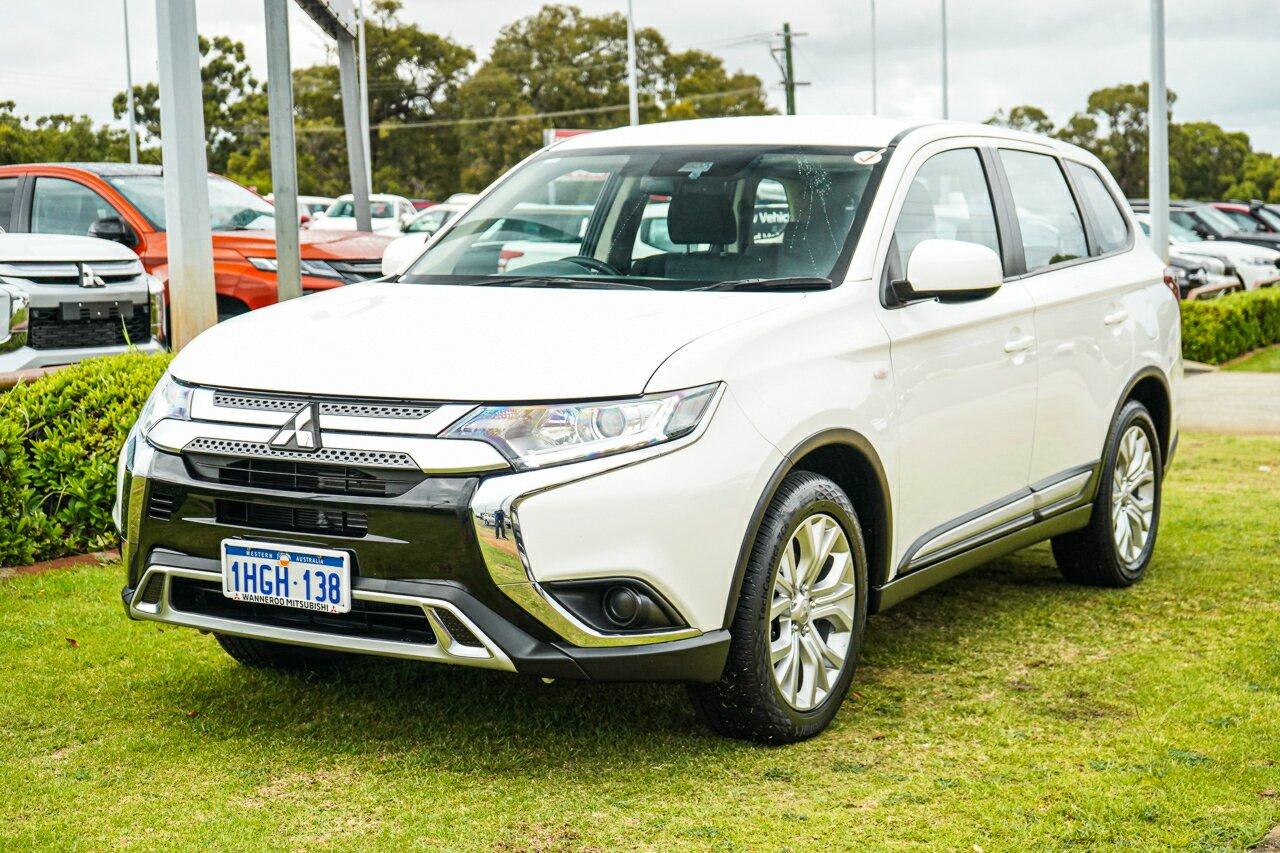 Mitsubishi Outlander image 3